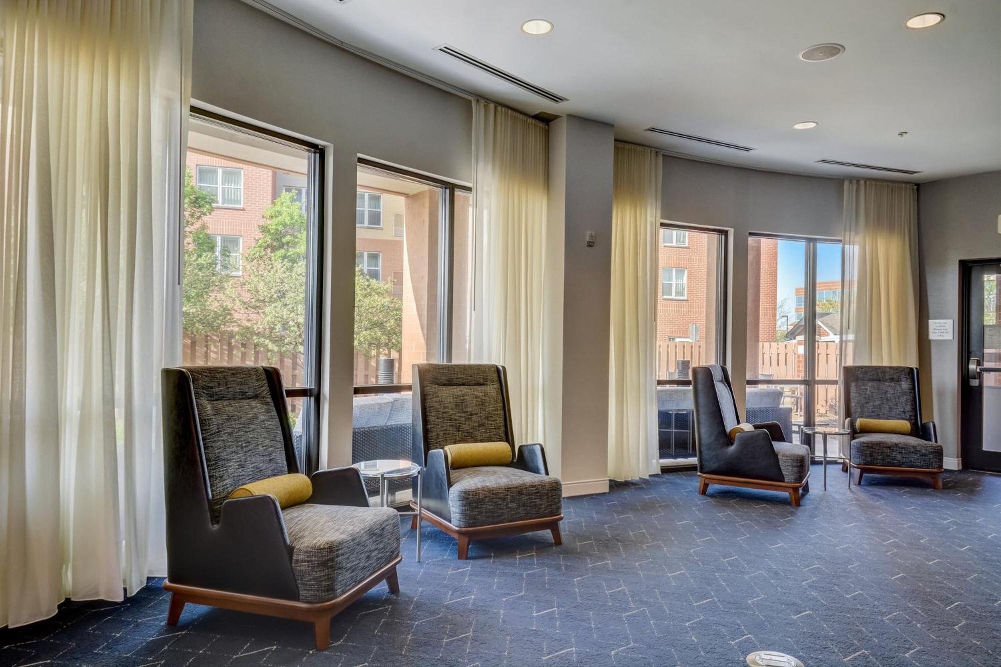 Courtyard Cincinnati North At Union Centre West Chester Exteriör bild