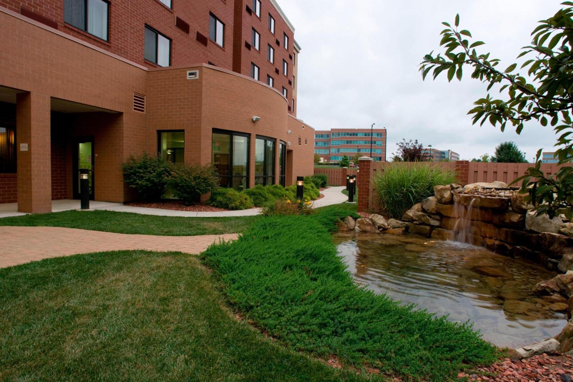 Courtyard Cincinnati North At Union Centre West Chester Exteriör bild