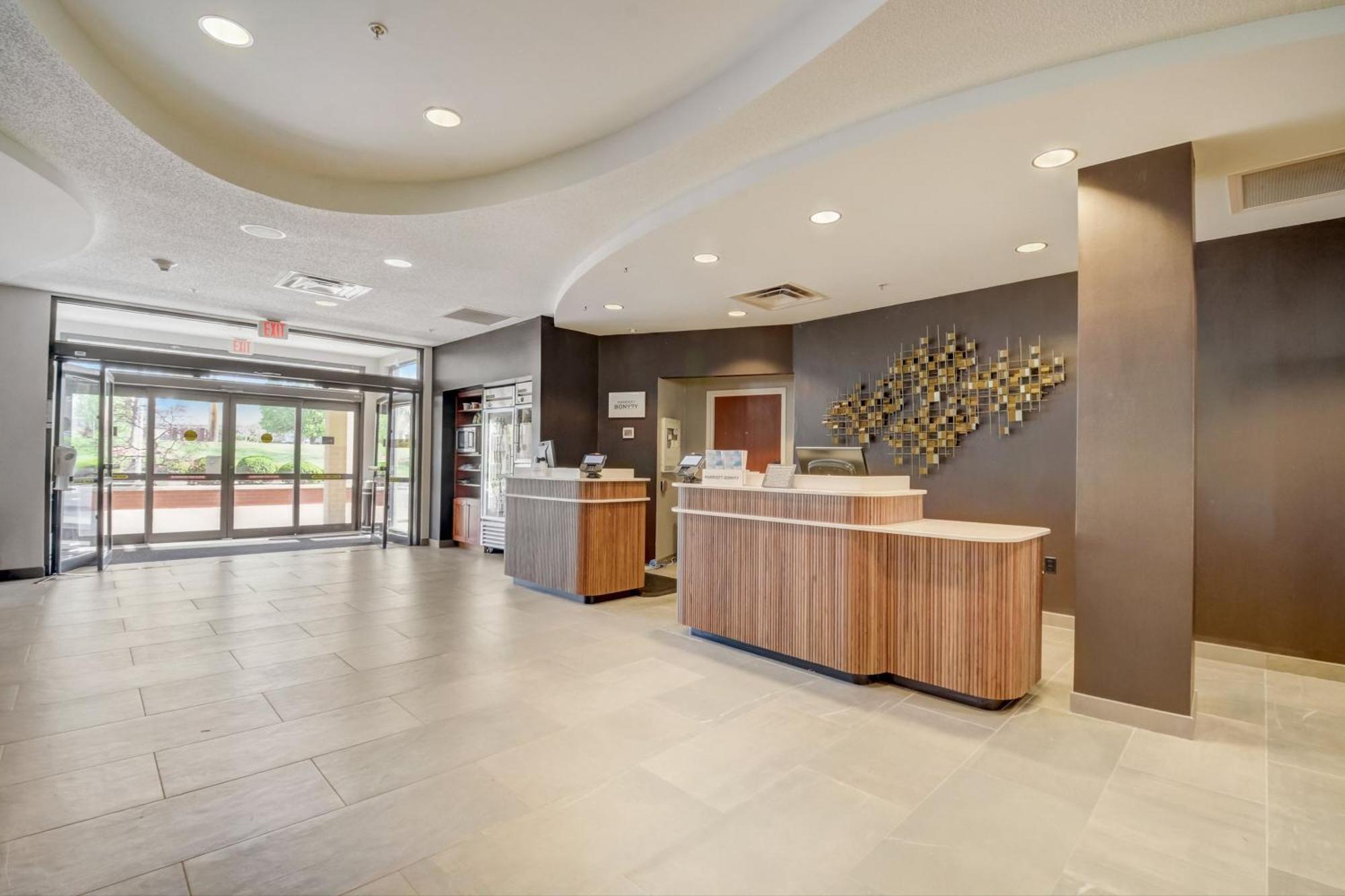 Courtyard Cincinnati North At Union Centre West Chester Exteriör bild