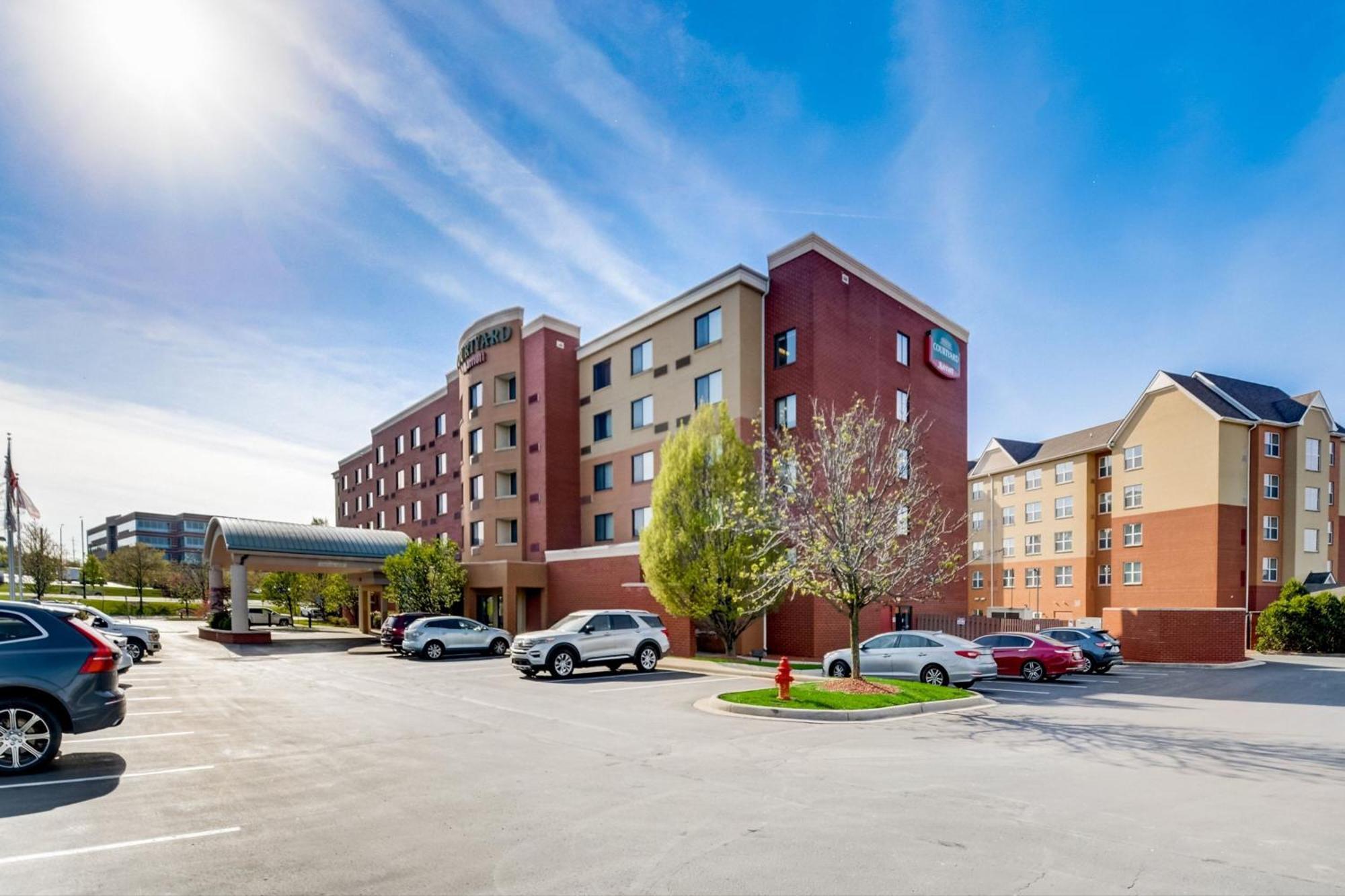 Courtyard Cincinnati North At Union Centre West Chester Exteriör bild